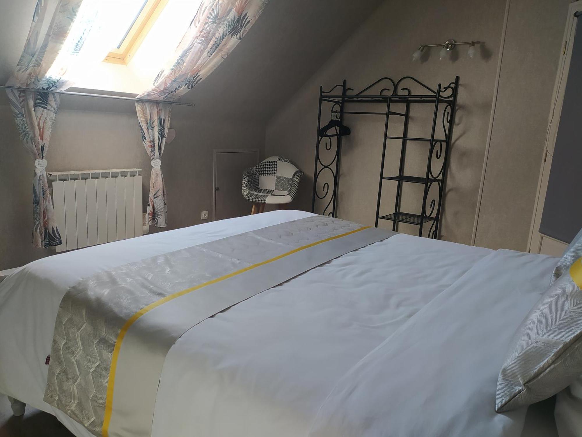 Des Roux Et Des Pious Suite De 35 A 60 M2 Et 3 Chambres Pour Groupe De 2 A 6 Personnes Civray-de-Touraine Kültér fotó