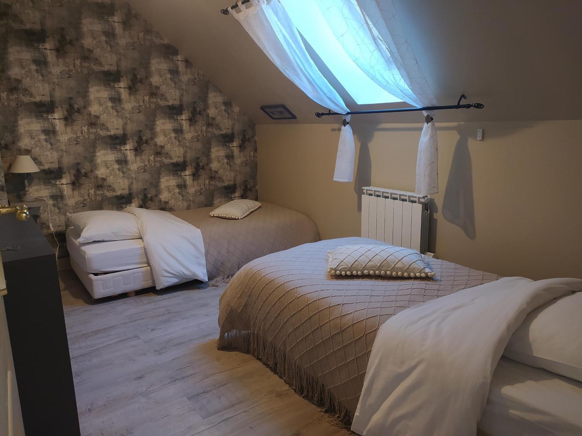 Des Roux Et Des Pious Suite De 35 A 60 M2 Et 3 Chambres Pour Groupe De 2 A 6 Personnes Civray-de-Touraine Kültér fotó