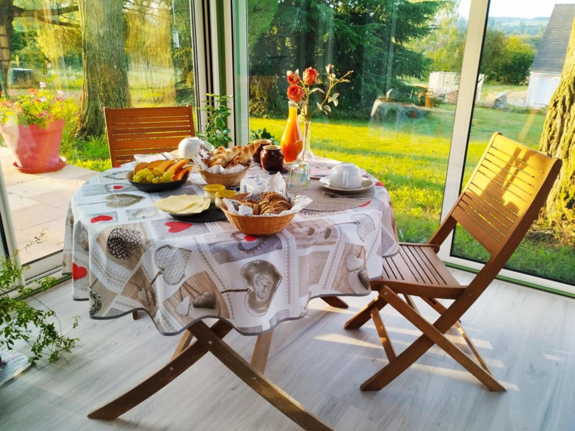 Des Roux Et Des Pious Suite De 35 A 60 M2 Et 3 Chambres Pour Groupe De 2 A 6 Personnes Civray-de-Touraine Kültér fotó