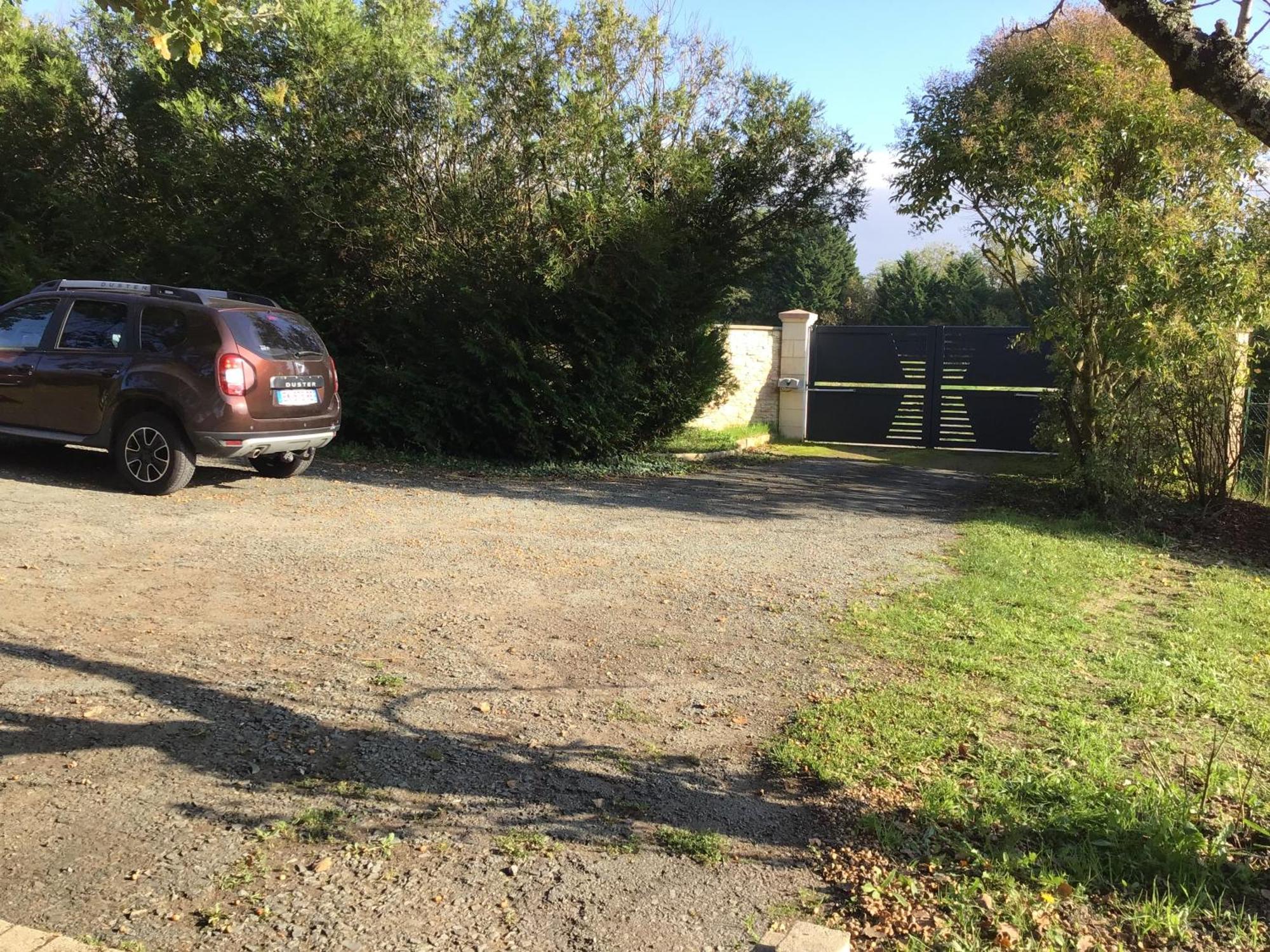 Des Roux Et Des Pious Suite De 35 A 60 M2 Et 3 Chambres Pour Groupe De 2 A 6 Personnes Civray-de-Touraine Kültér fotó