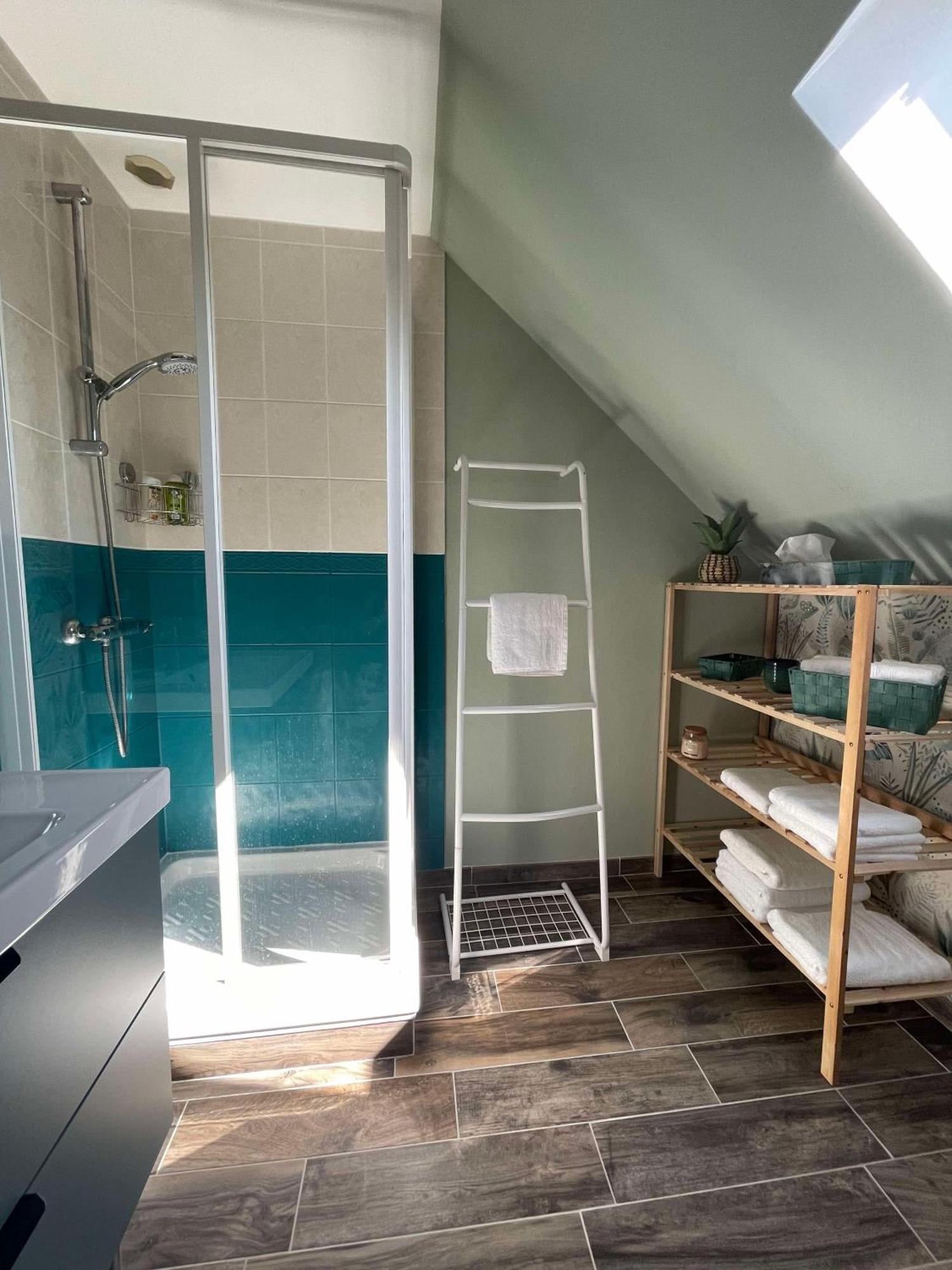 Des Roux Et Des Pious Suite De 35 A 60 M2 Et 3 Chambres Pour Groupe De 2 A 6 Personnes Civray-de-Touraine Kültér fotó